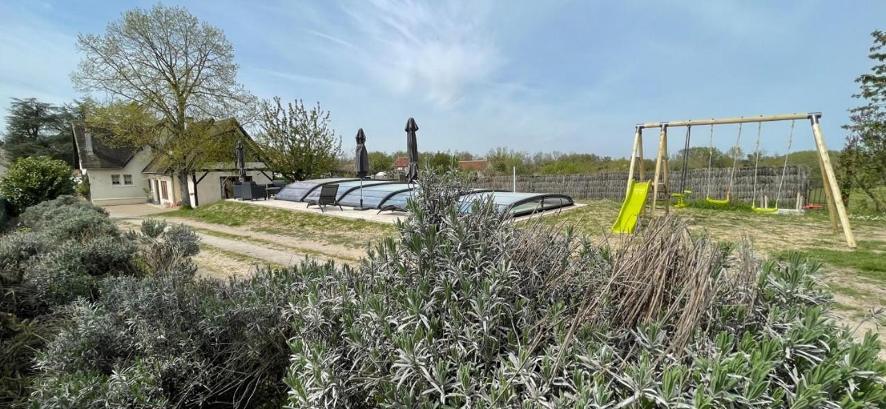 Le Gite De Poulas Couffy Exteriér fotografie